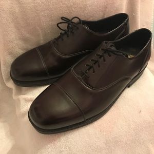 Brown leather lace up dress shoes